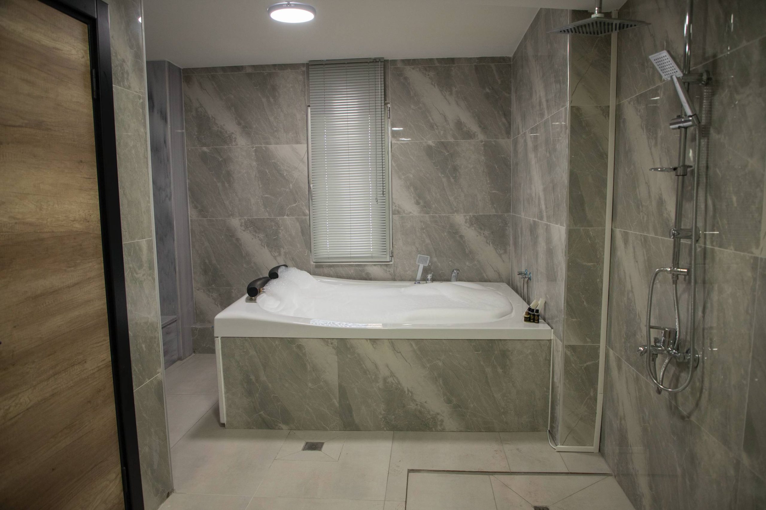 mysuitatasehir-jakuzi-room-1